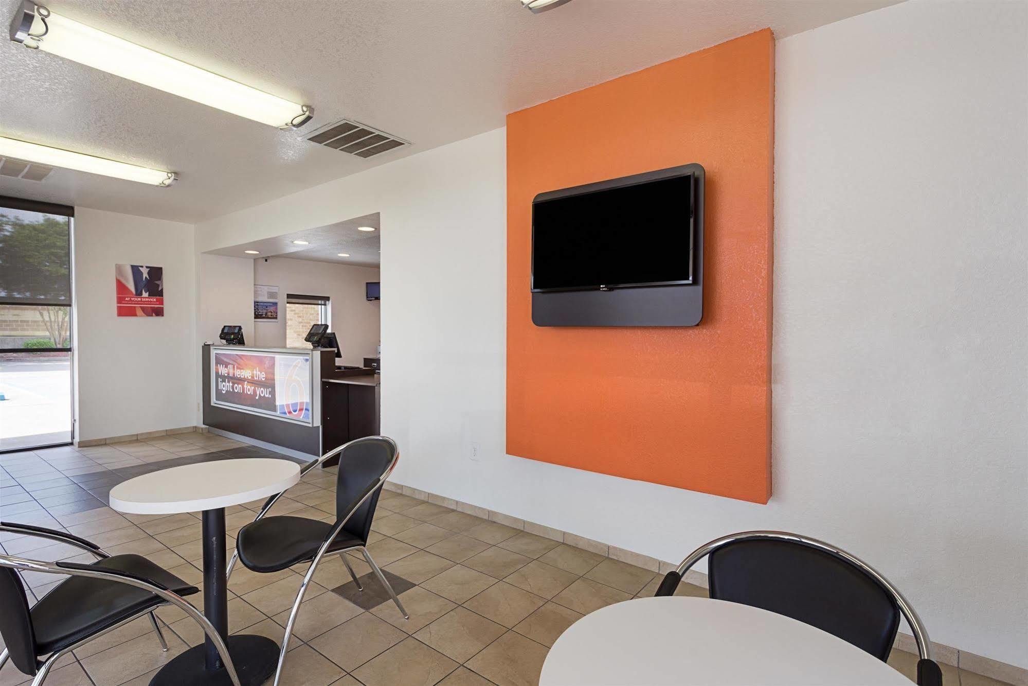 Motel 6 Baton Rouge Southeast Prairieville Bagian luar foto