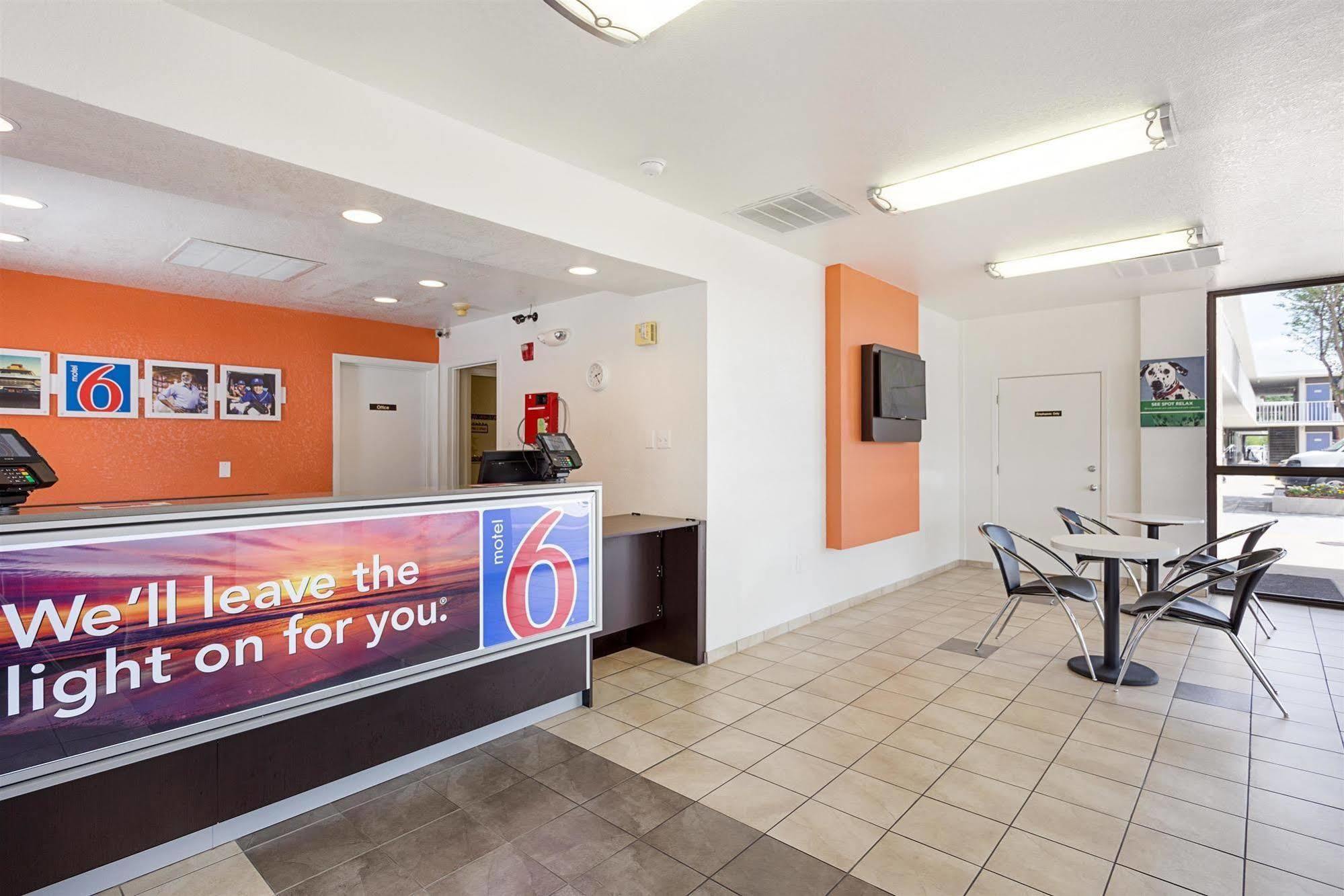 Motel 6 Baton Rouge Southeast Prairieville Bagian luar foto